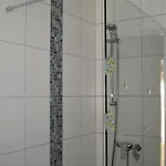 - Neubauer 아파트