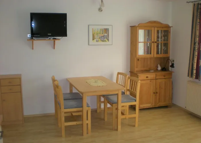 - Neubauer Appartamento *